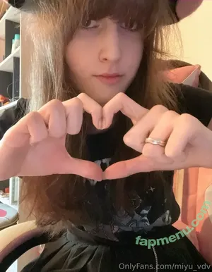 miyu_vdv / miyu_vrc nude photo #0007