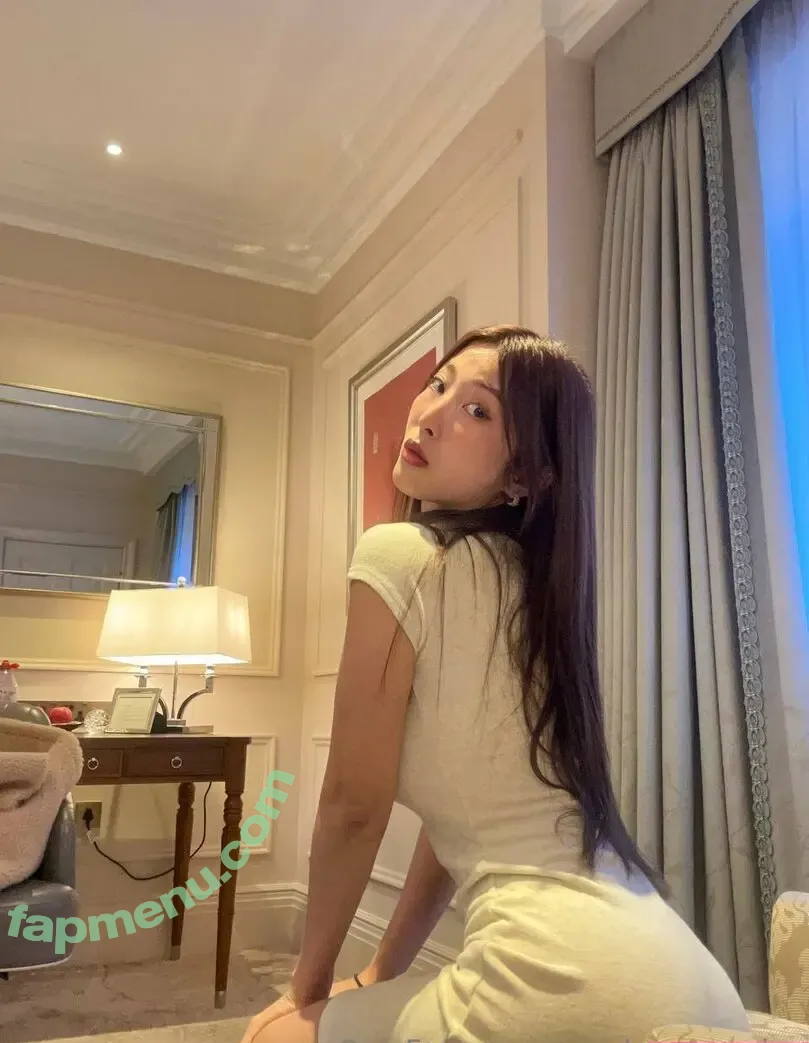 Mizukawasumire nude photo #0178 (Miri Mizuki / mizukawasumireworld)