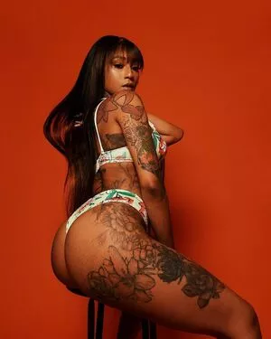 Mizz Twerksum / mizztwerksumoffical / theofficialmizztwerksum nude photo #0099