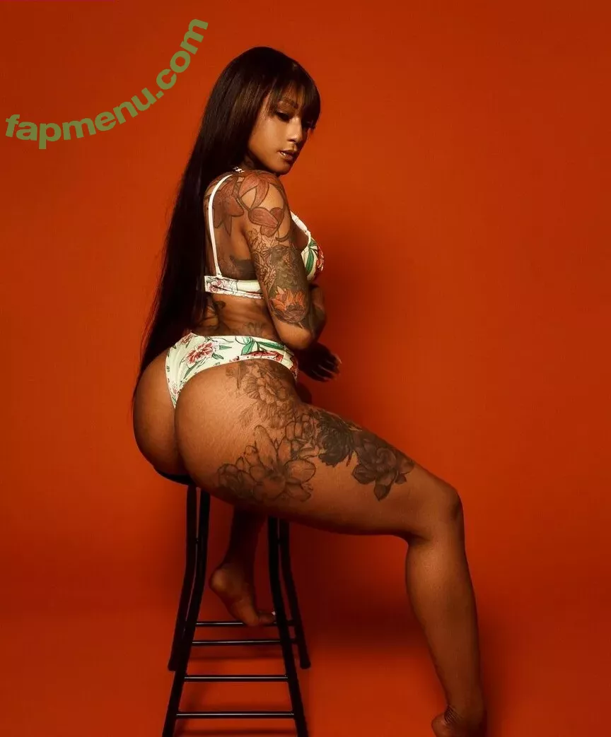 Mizz Twerksum nude photo #0101 (mizztwerksumoffical / theofficialmizztwerksum)