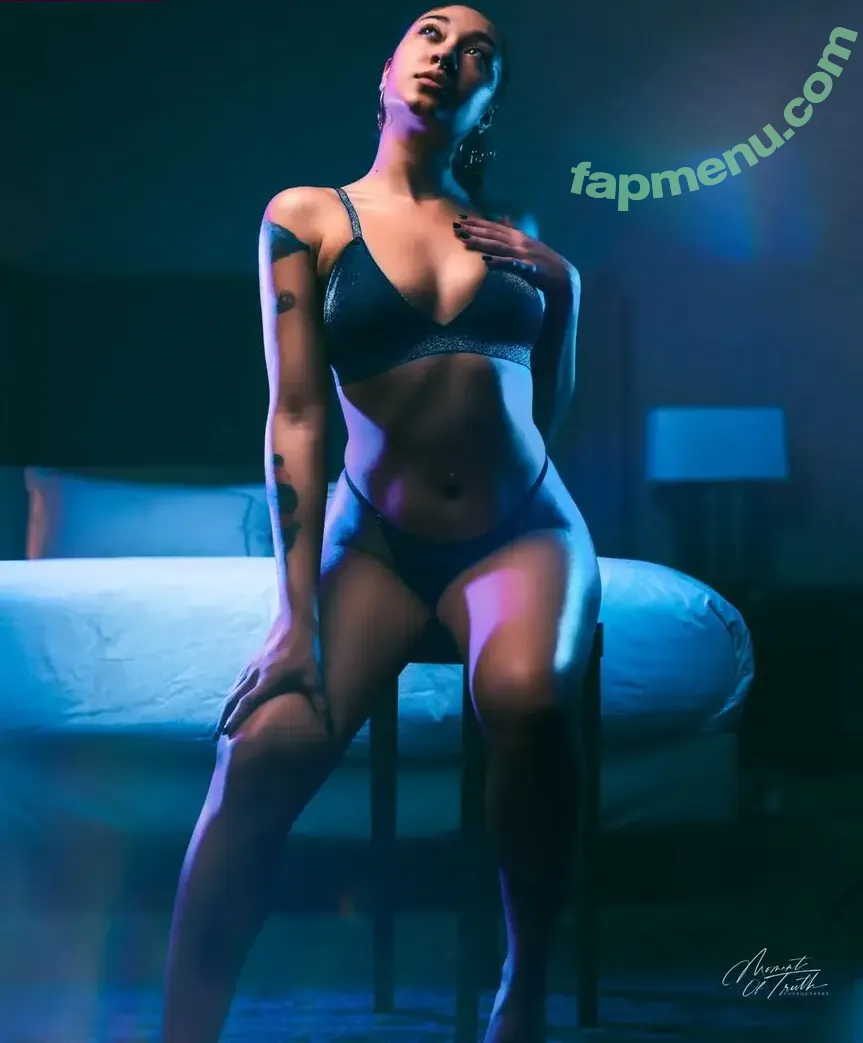 Mkexotic8 nude photo #0018 (Mkexotic8)