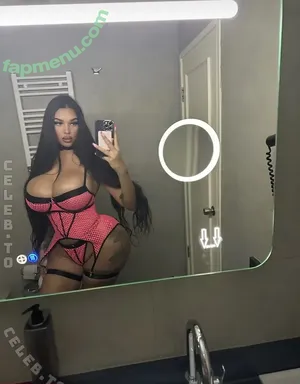 mly.offiziell / juuuicyml / mlyoffiziell nude photo #0022