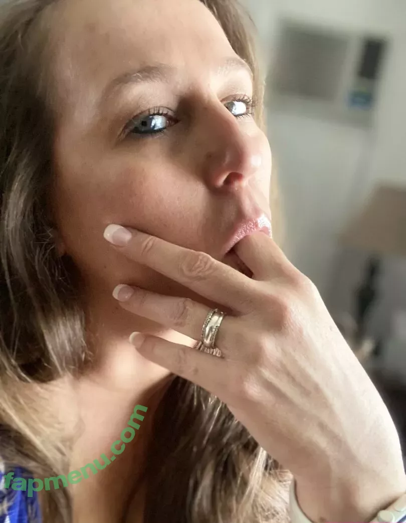 mncookies nude photo #0031 (milfncookiesto)