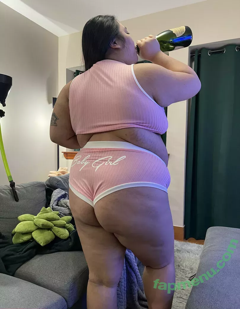 mochiibabii nude photo #0019 (mochii_babii)