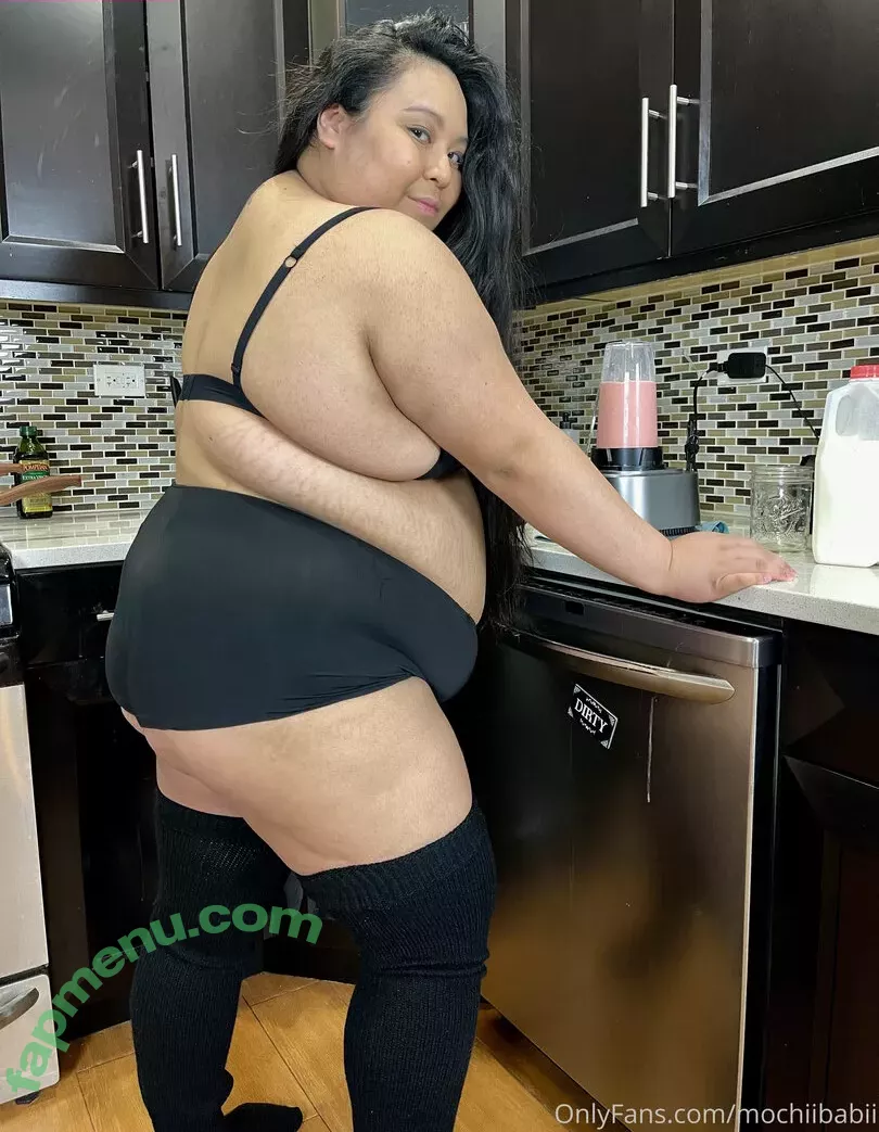 mochiibabii nude photo #0079 (mochii_babii)