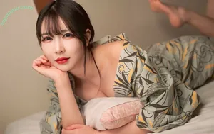 Mochioka Kiku / 持岡きく nude photo #0001