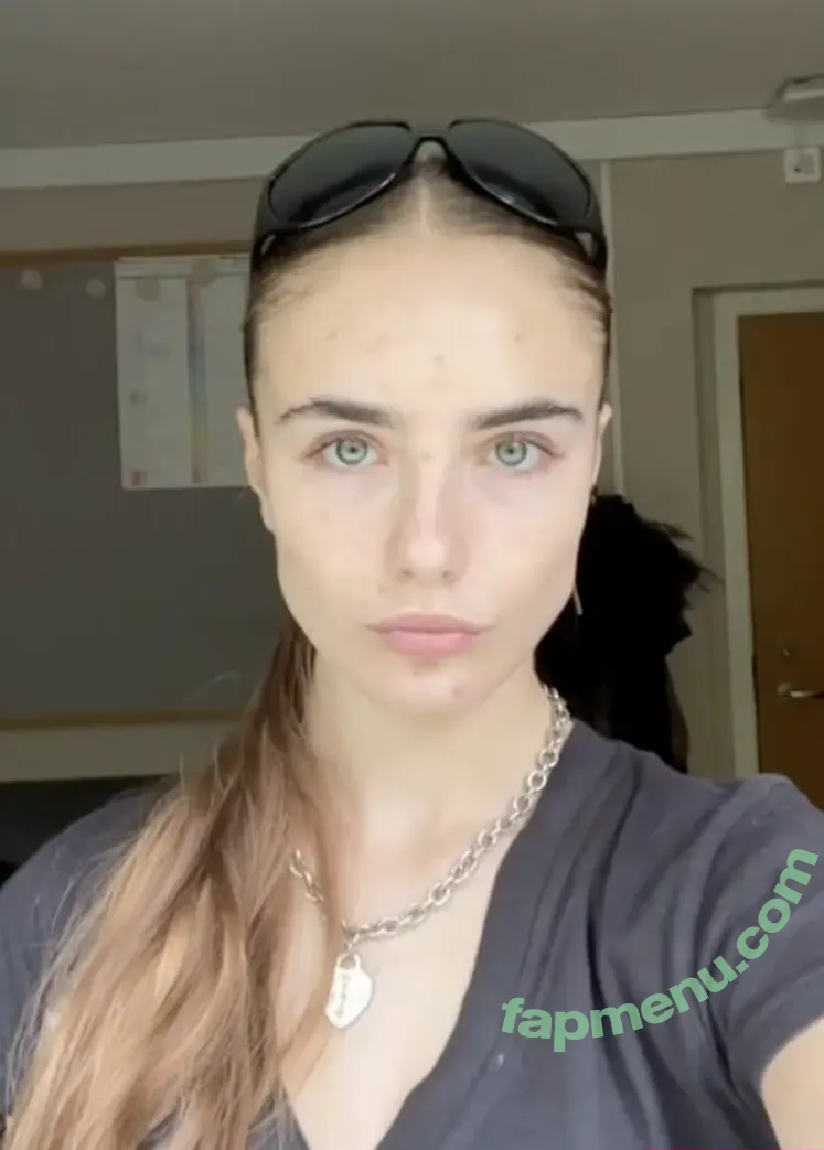 mod_magnet nude photo #0004 (nniamhscott)