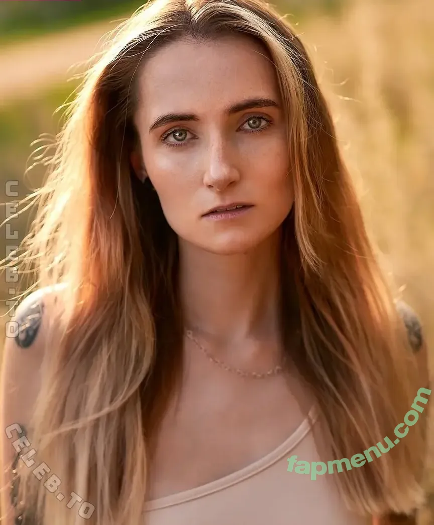 Model Lisa Marie nude photo #0089 (lisa.hates.you)