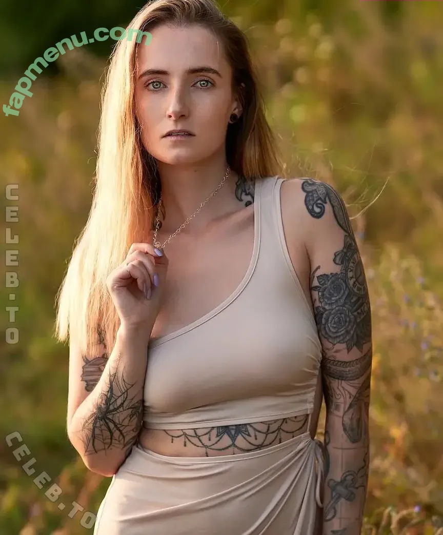 Model Lisa Marie nude photo #0090 (lisa.hates.you)