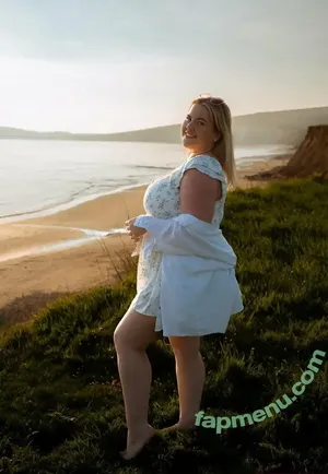 modelsuk / Megan Clarke / curvymia nude photo #0068
