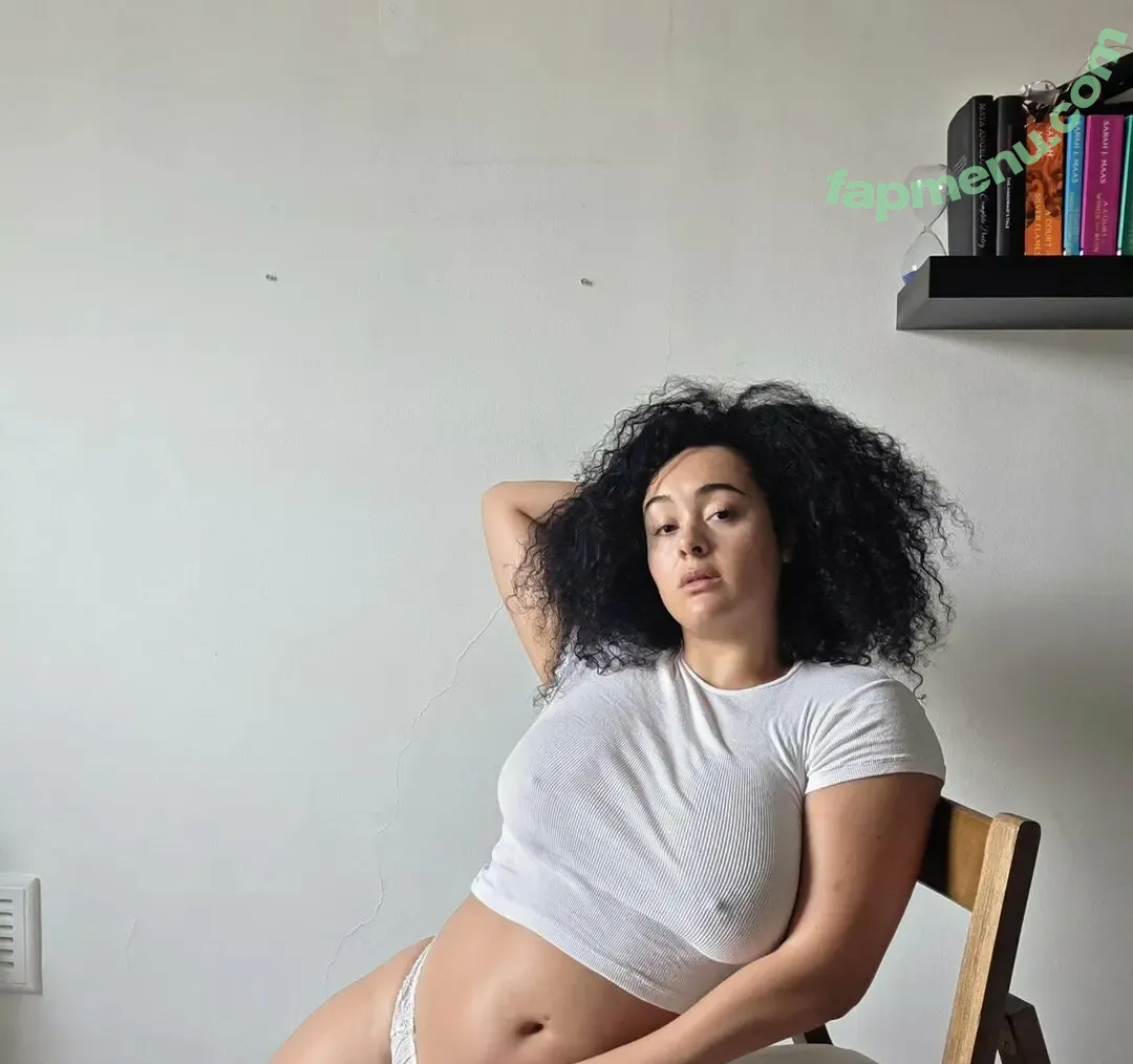 modernbritishrose nude photo #0427 (Louisa Mussington-Boreham / bigbootybritish / loumb)