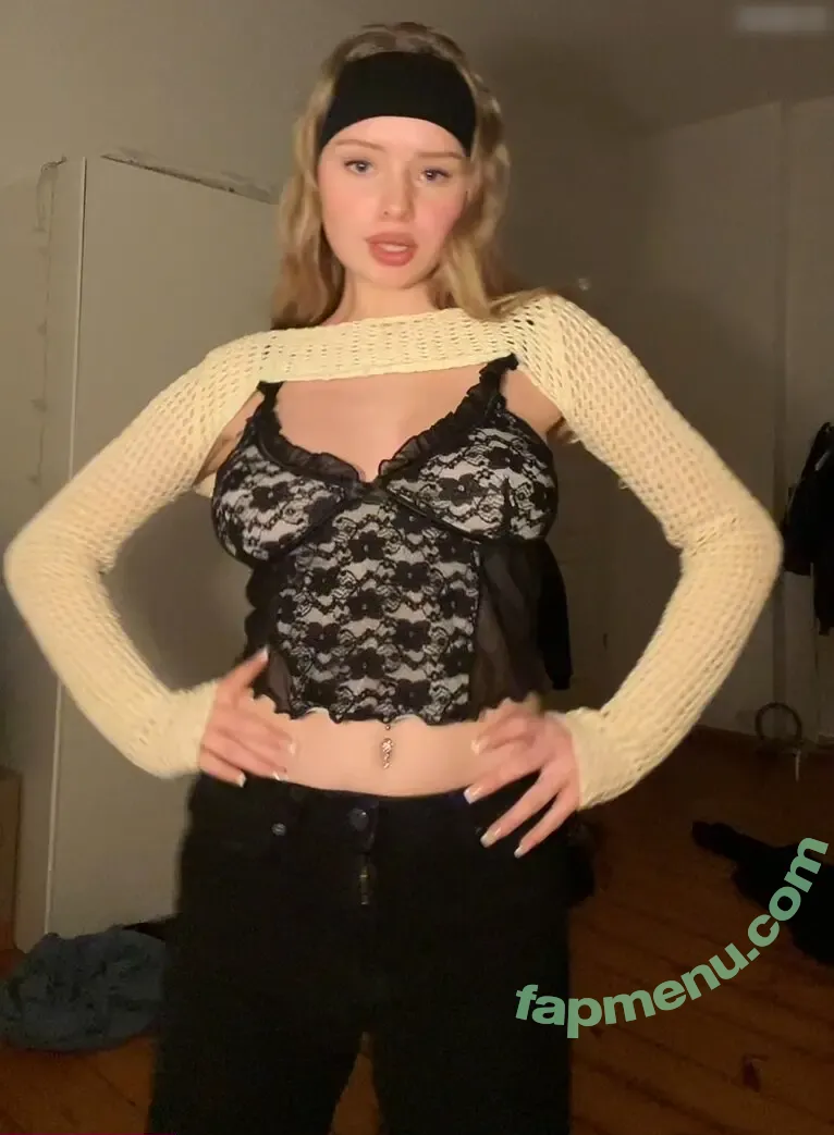 moechtegernmieze nude photo #0025 (moechtegernmieze)