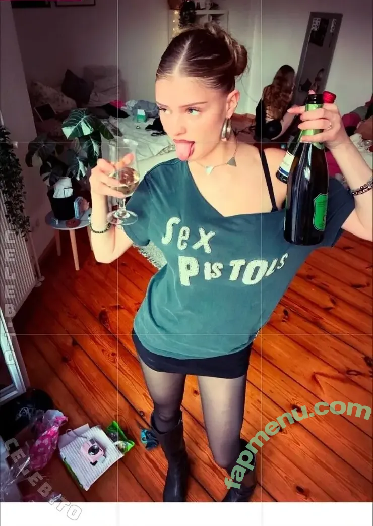 moechtegernmieze nude photo #0075 (moechtegernmieze)