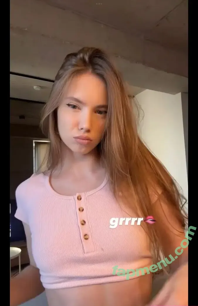 Moldova Nude Girl nude photo #0055 (cristinababy5 / moldavian_girl)