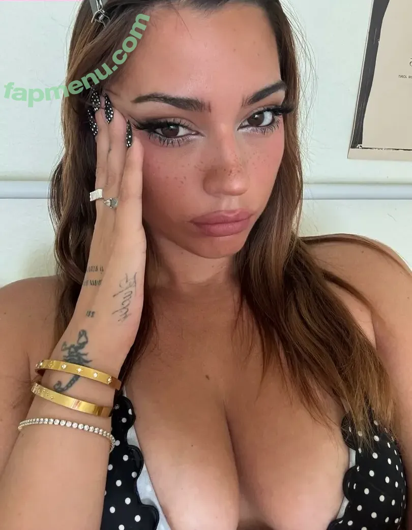 mole nude photo #0004 (lilmole / lilmolee)