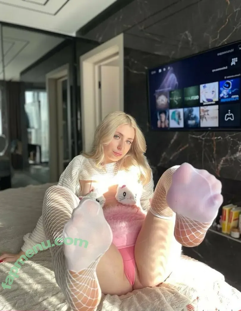 molexis nude photo #0034 (molexis_)