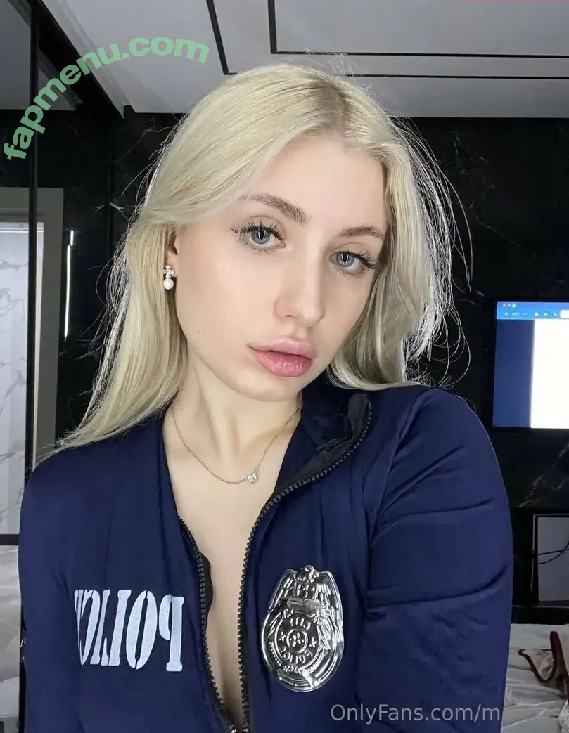 molexis nude photo #0035 (molexis_)