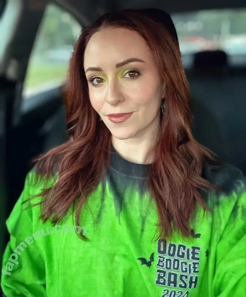 Mollie Damon nude photo #0061 (Star Wars Explained / molliemander)