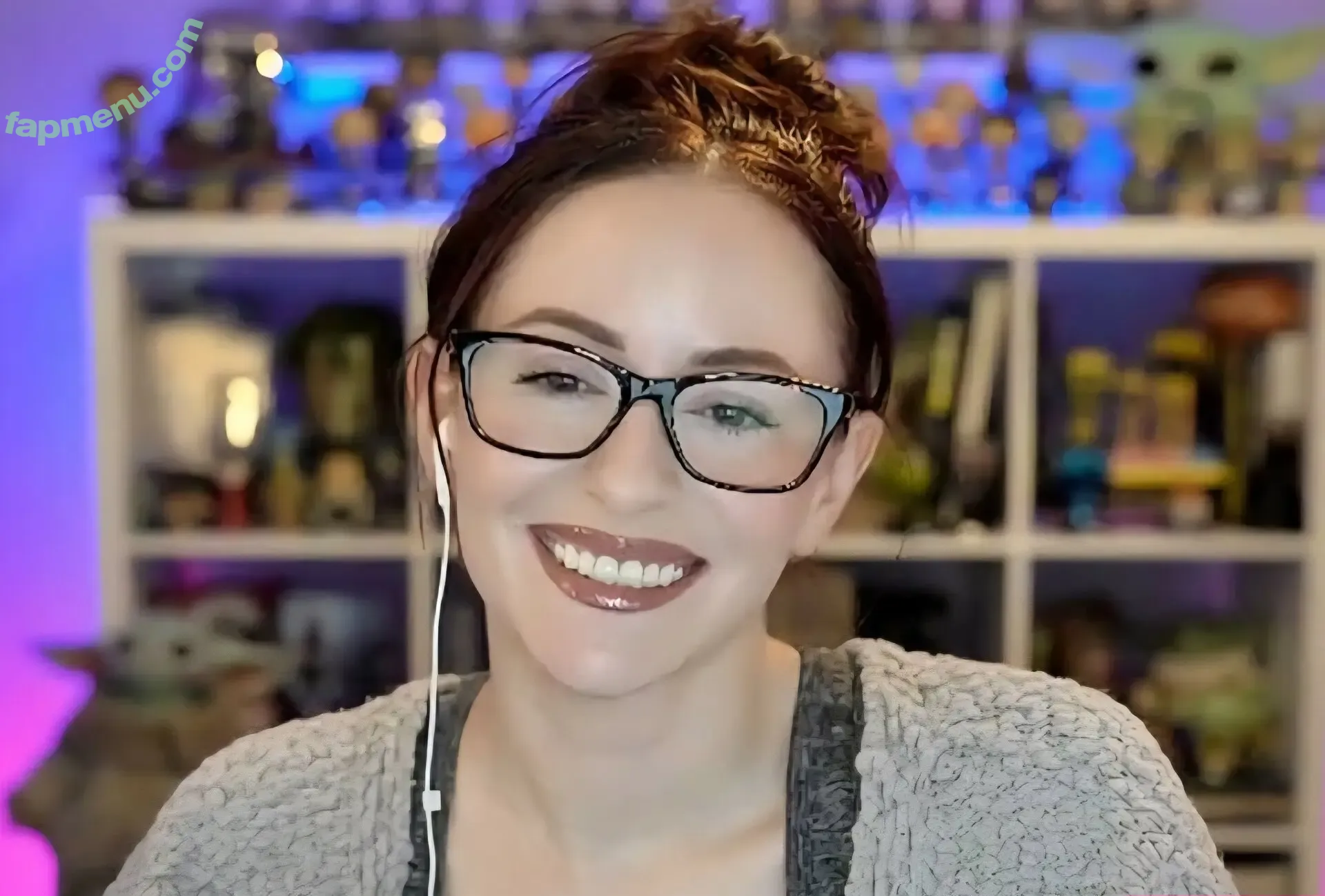 Mollie Damon nude photo #0063 (Star Wars Explained / molliemander)