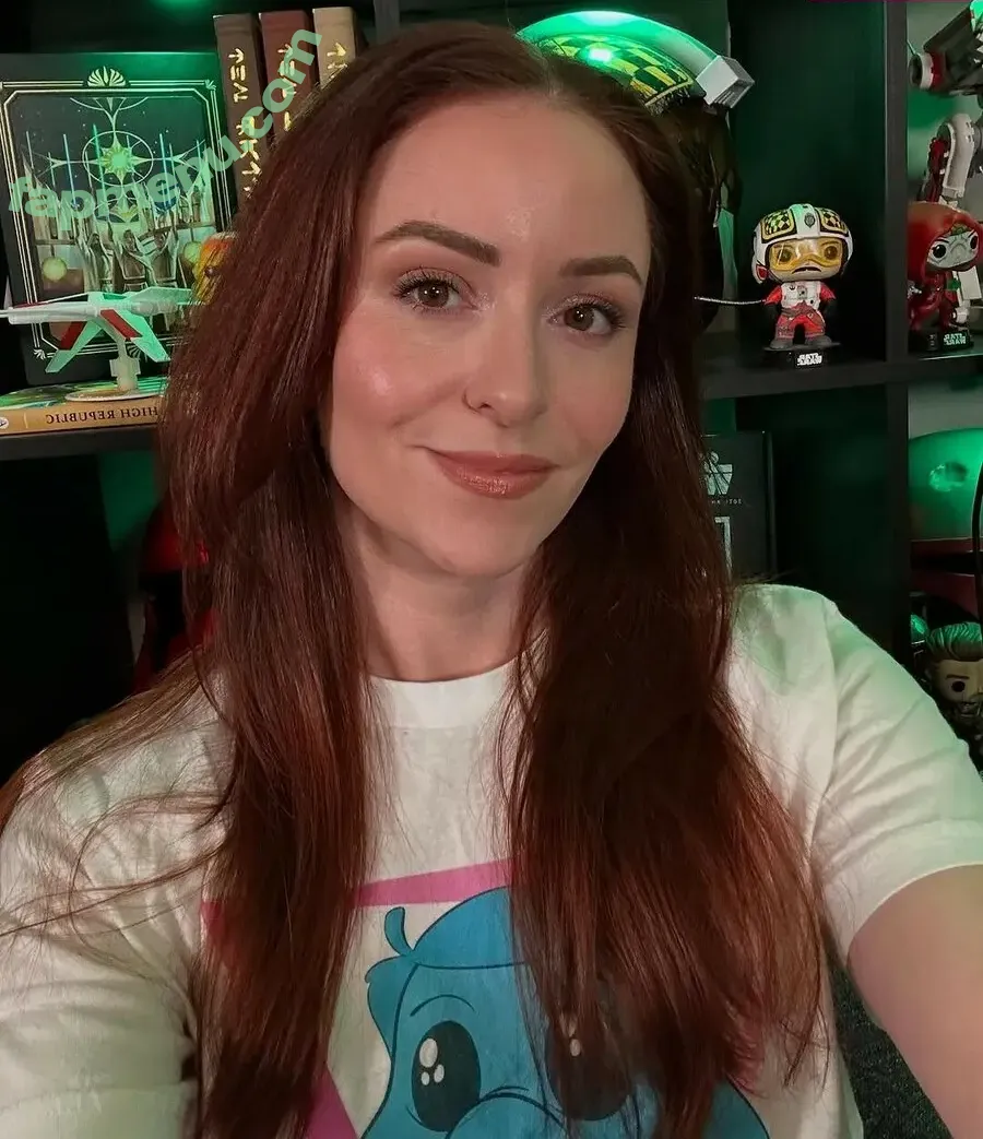 Mollie Damon nude photo #0065 (Star Wars Explained / molliemander)