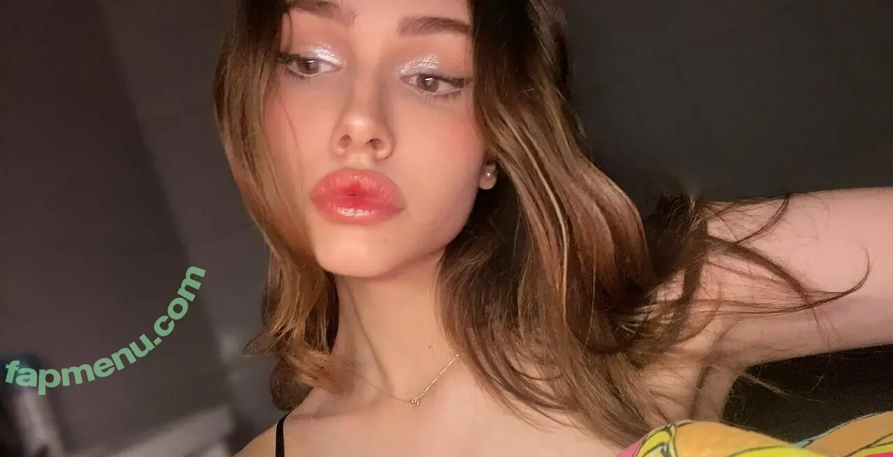 molliesworld nude photo #0027 (Molliesdream / molliesworld_)