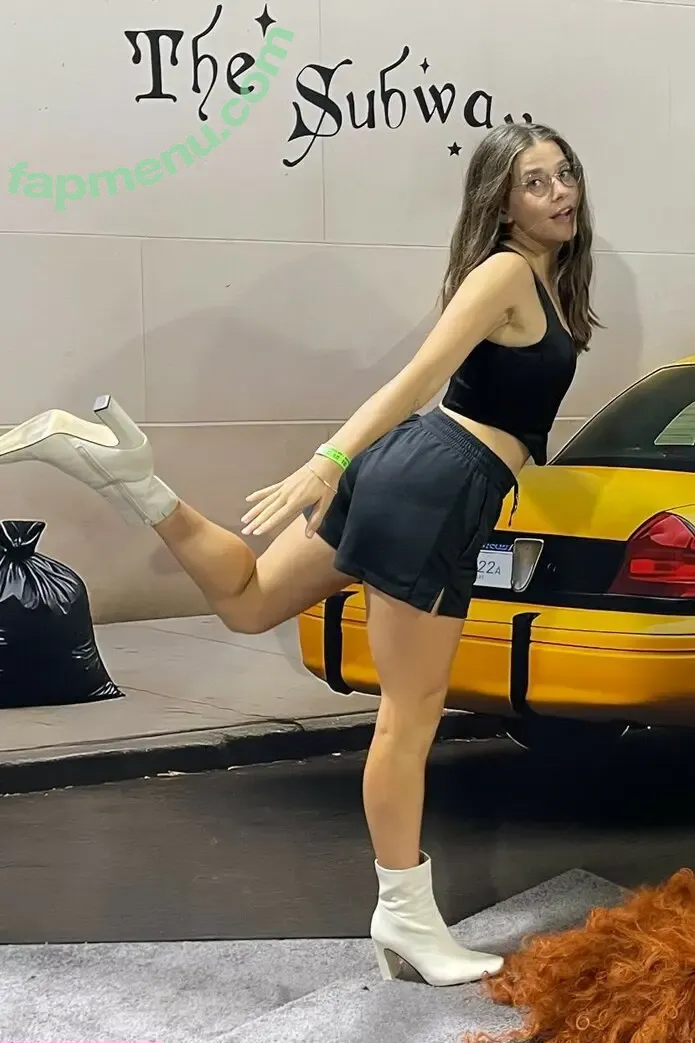 Molly Brown nude photo #0100 (Molly_Barista / mollyelizabethbrown / mollyqueen888)