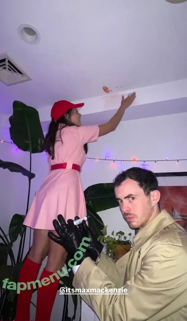 Molly Brown nude photo #0103 (Molly_Barista / mollyelizabethbrown / mollyqueen888)