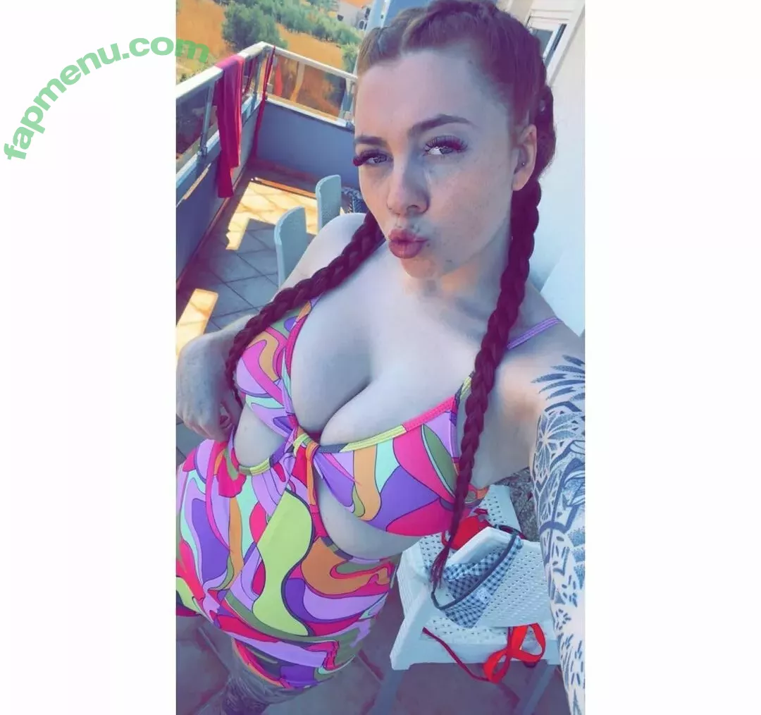 Molly Capper nude photo #0016 (mollycapper)