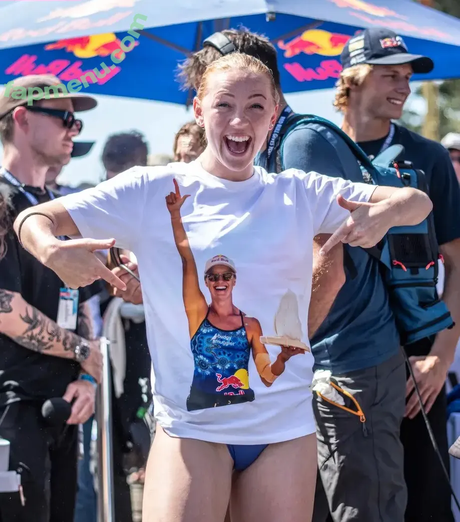 Molly Carlson nude photo #0296 (Canadian Diver / mollycarlson1)