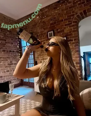 Molly Donahoe / mollydonahoe nude photo #0062