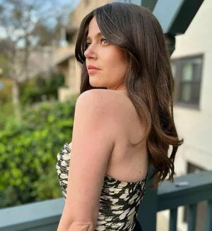Molly Gordon / mollsterg nude photo #0003