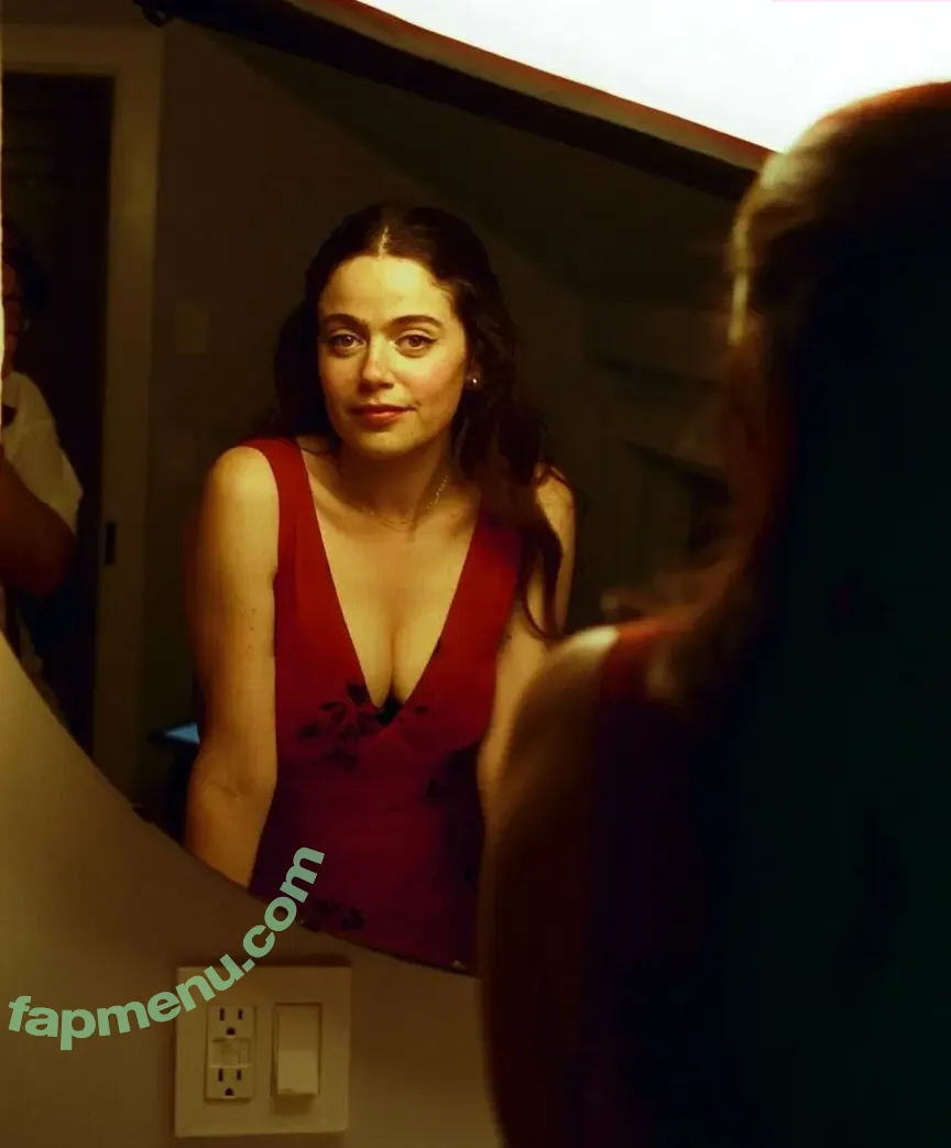 Molly Gordon nude photo #0311 (crashgordon / mollsterg)