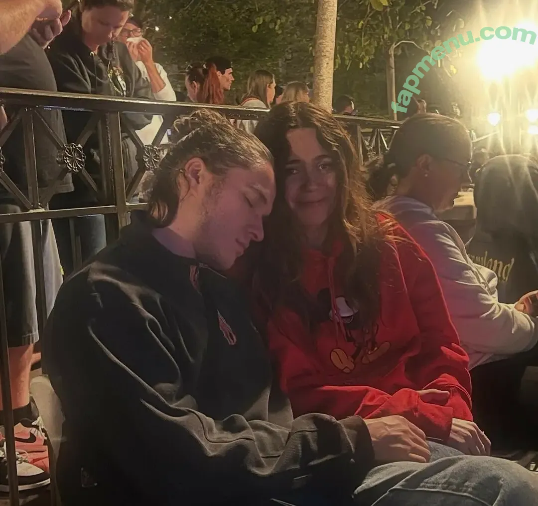 Molly Gordon nude photo #0339 (crashgordon / mollsterg)