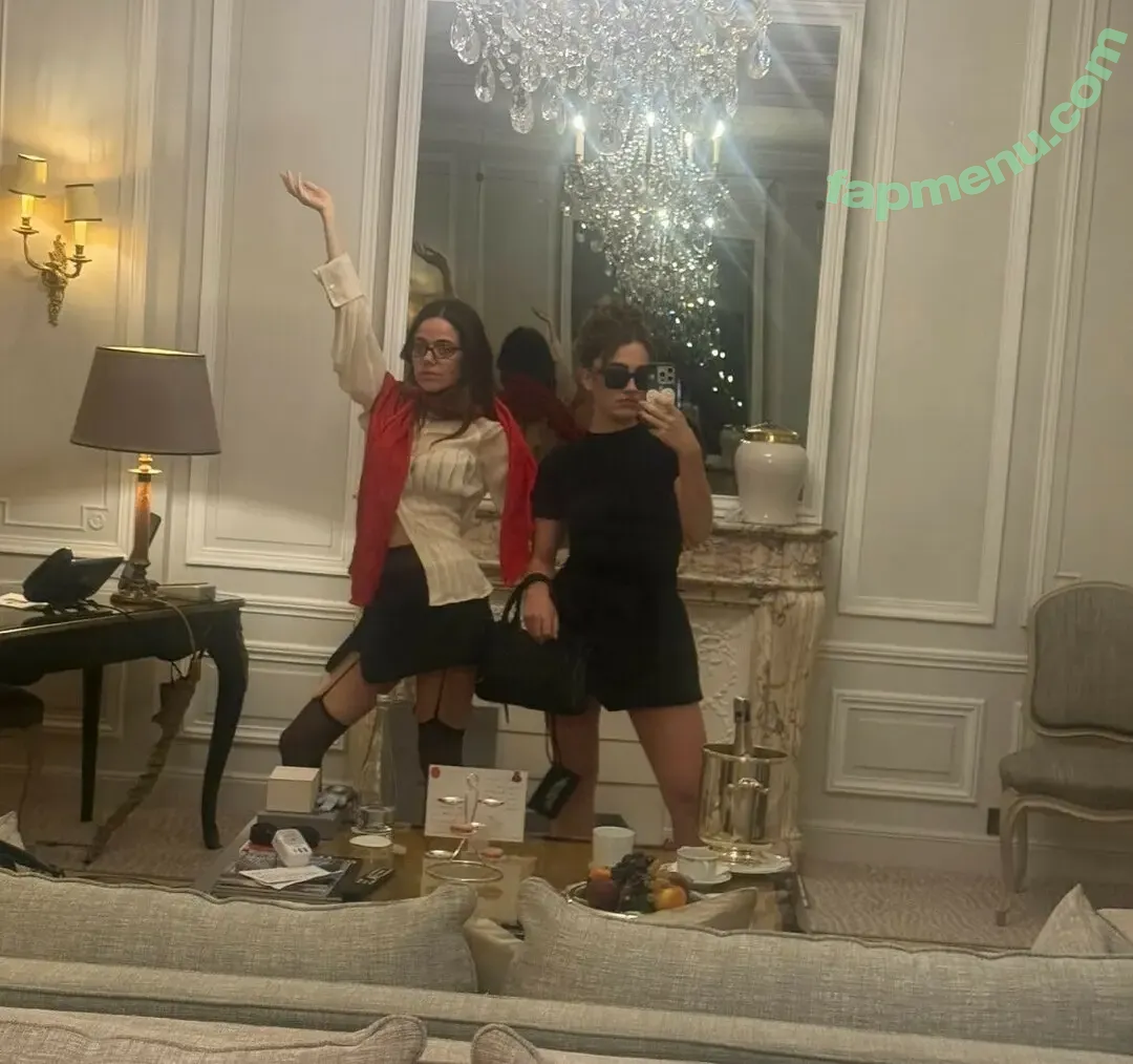 Molly Gordon nude photo #0340 (crashgordon / mollsterg)