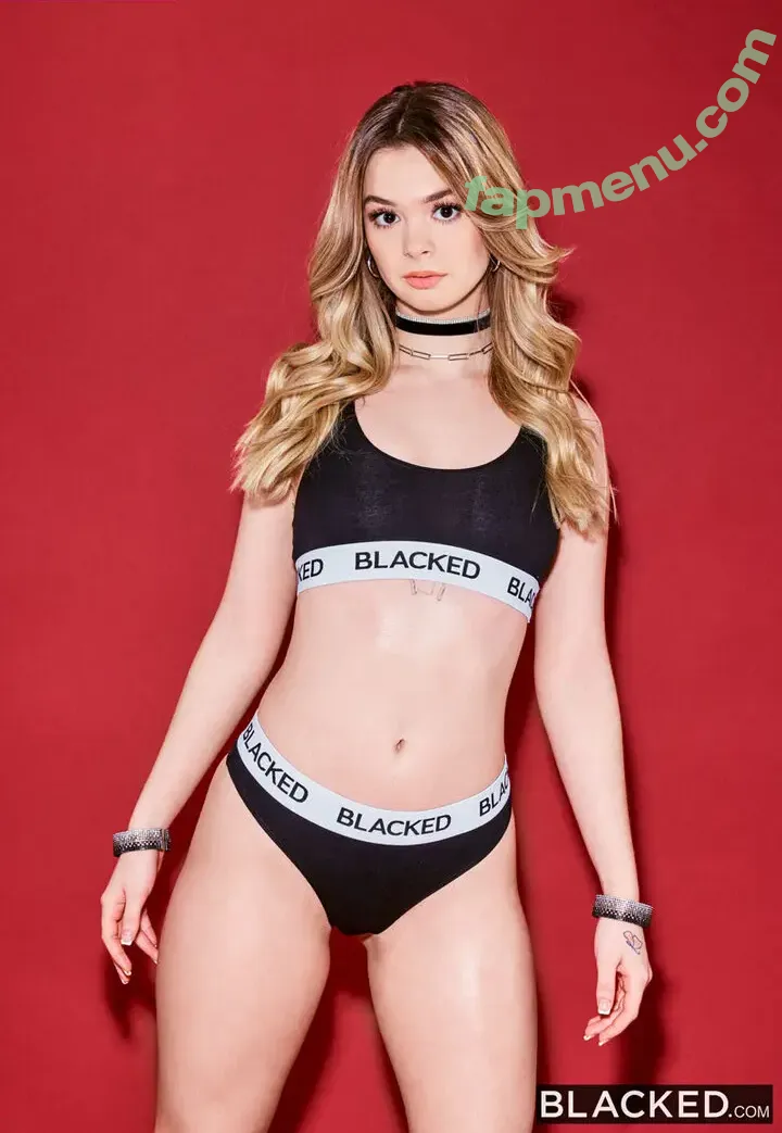 Molly Little nude photo #0076 (Maybemollyy / maybemollyyy)