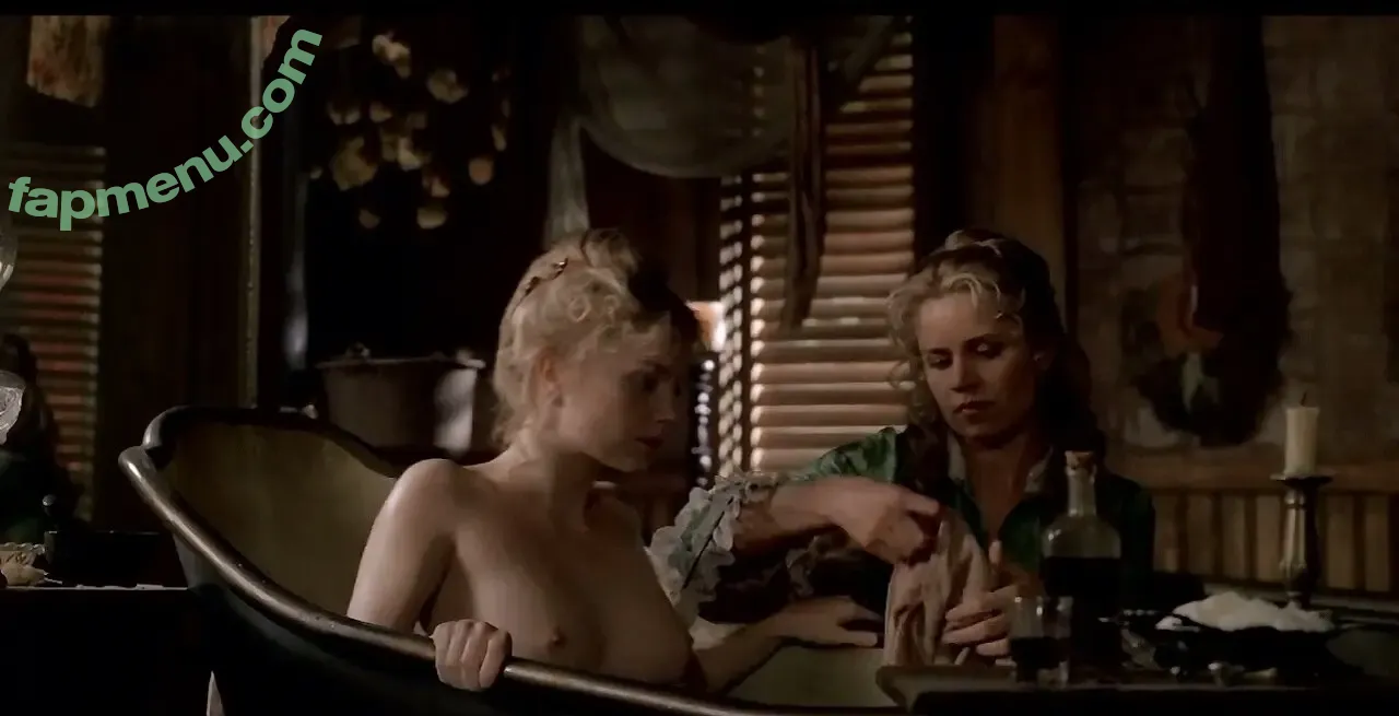 Molly Parker nude photo #0003 (mollyyparker)