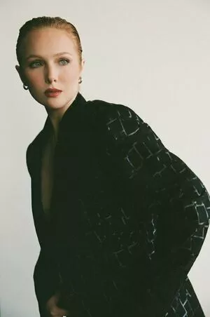 Molly Quinn / lassmolly / mollycaitlynquinn nude photo #0007