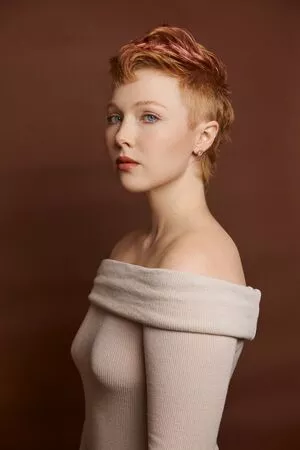 Molly Quinn / lassmolly / mollycaitlynquinn nude photo #0037