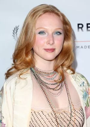 Molly Quinn / lassmolly / mollycaitlynquinn nude photo #0064