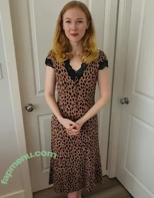 Molly Quinn / lassmolly / mollycaitlynquinn nude photo #0199