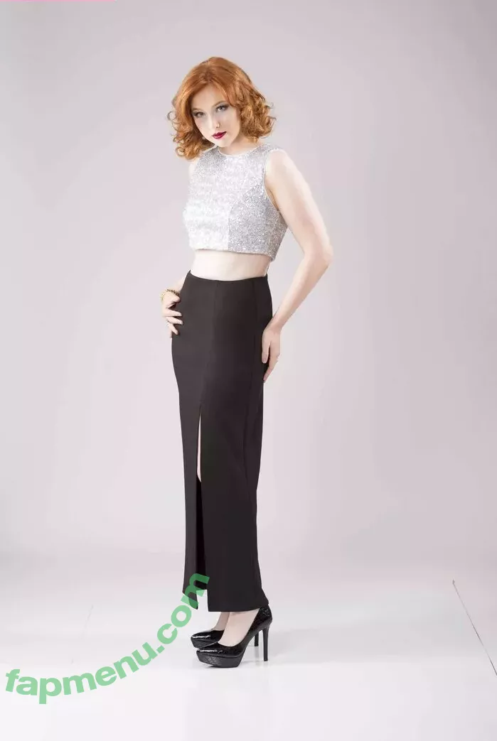 Molly Quinn nude photo #0070 (lassmolly / mollycaitlynquinn)