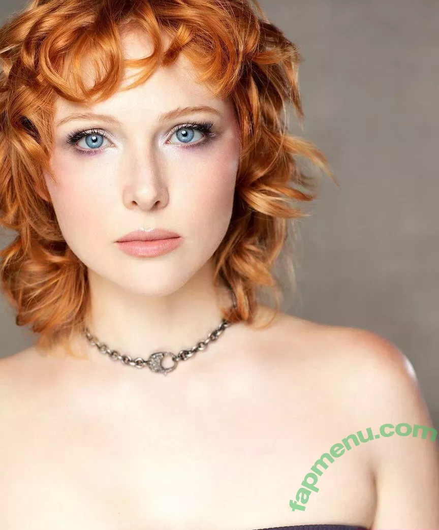 Molly Quinn nude photo #0129 (lassmolly / mollycaitlynquinn)