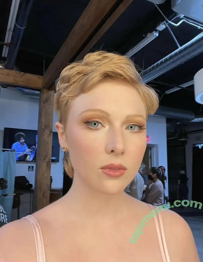 Molly Quinn nude photo #0166 (lassmolly / mollycaitlynquinn)