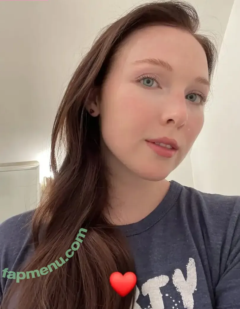 Molly Quinn nude photo #0179 (lassmolly / mollycaitlynquinn)