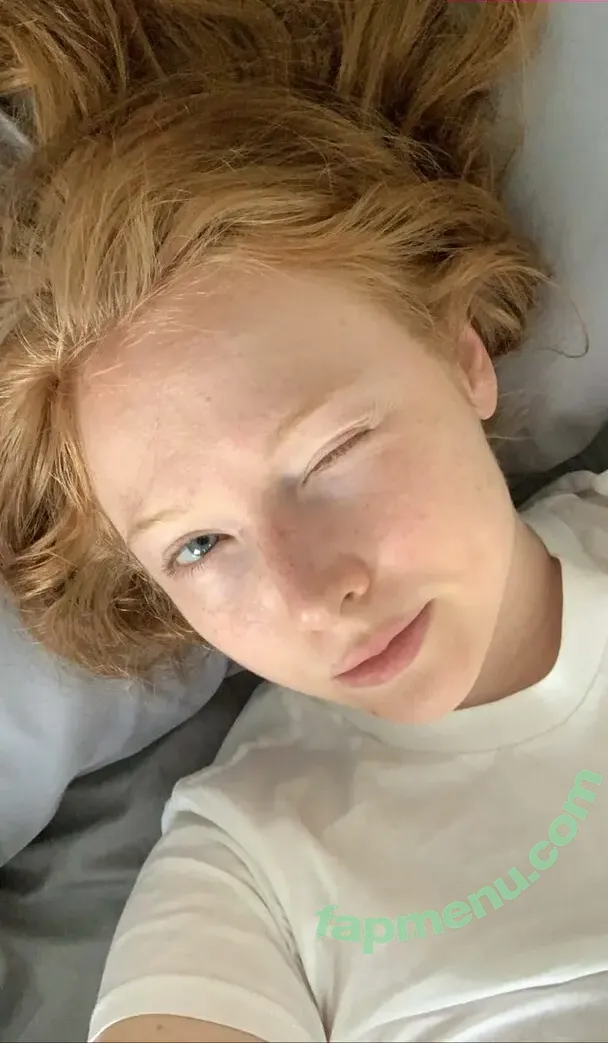 Molly Quinn nude photo #0188 (lassmolly / mollycaitlynquinn)