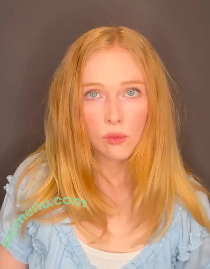 Molly Quinn nude photo #0204 (lassmolly / mollycaitlynquinn)