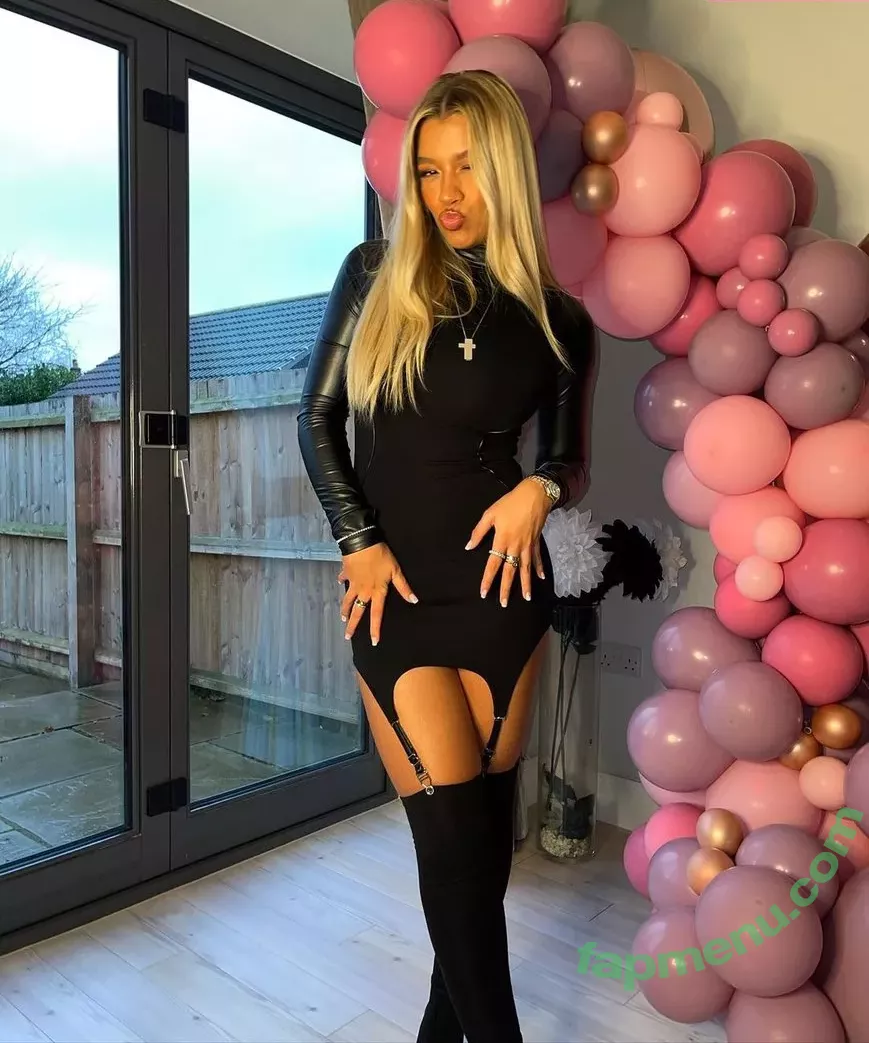 Molly Rainford nude photo #0007 (mollyrainford)