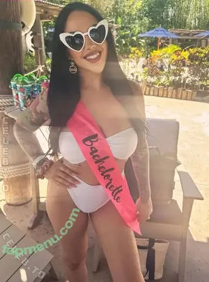 Molly Rennick / molly.rennick / mollyrennick / mollyrennickldg / posts nude photo #0082