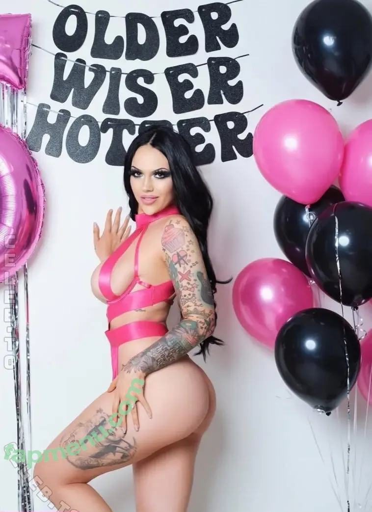 Molly Rennick nude photo #0079 (molly.rennick / mollyrennick / mollyrennickldg / posts)