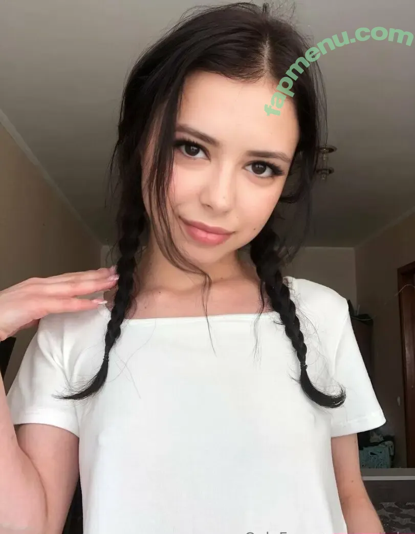 mollylo nude photo #0014 (mollylo93)